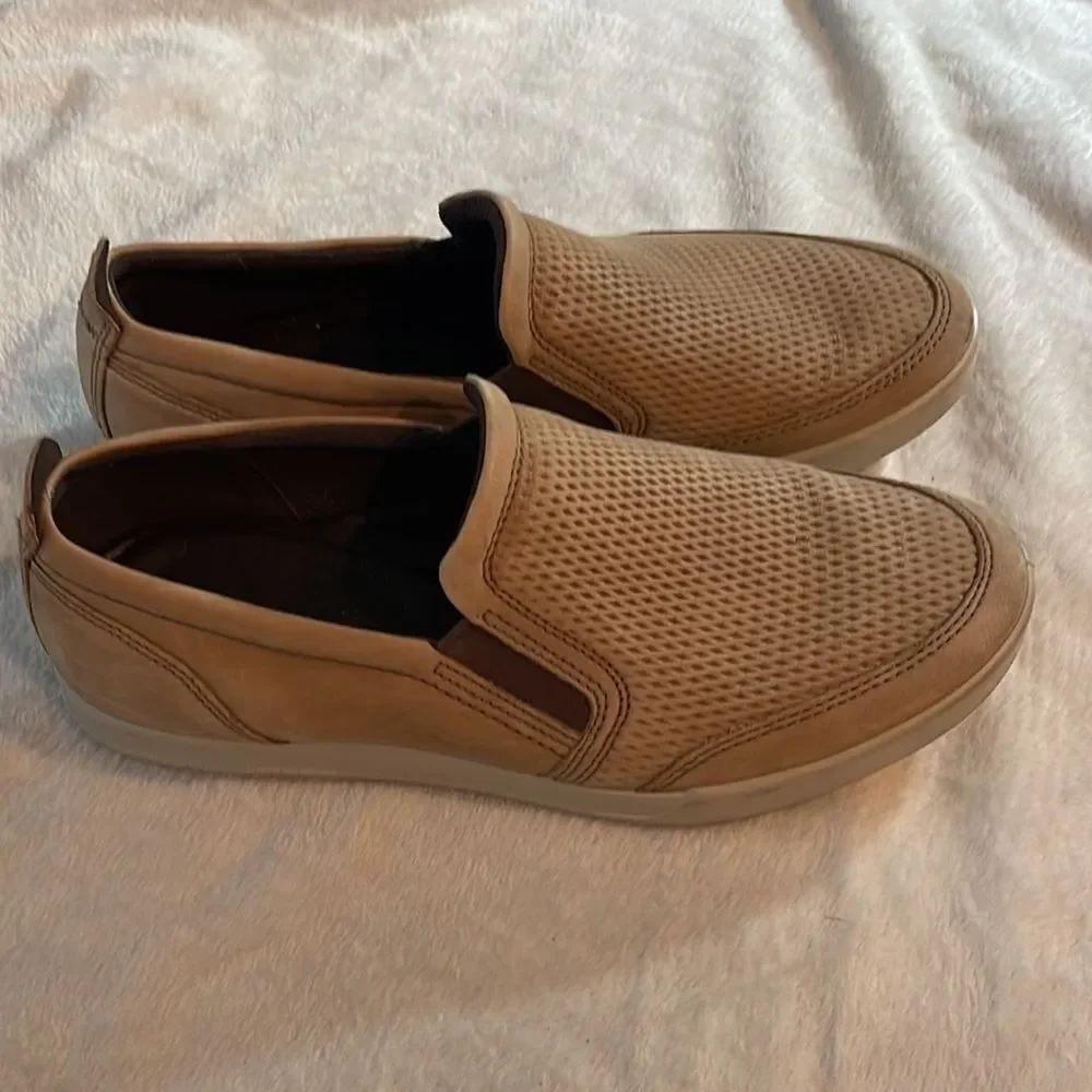 Ecco mens slip ons size 41